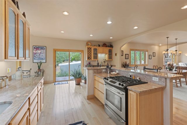 563 Temple Trail photo 20