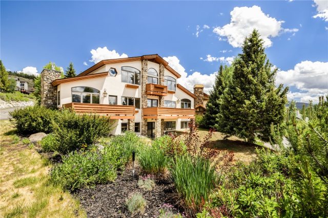 Duplex in Corinthian Hill Sub, Dillon, CO — photo 1 (MLS S1070136)
