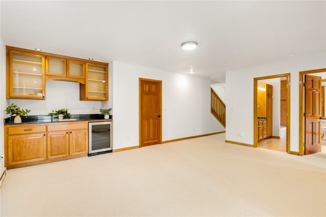 454 Ensign Drive A photo 30