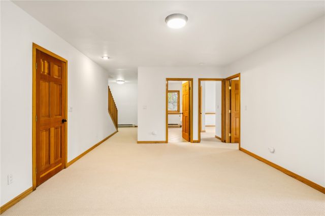 454 Ensign Drive A photo 31