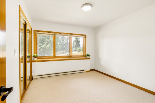 454 Ensign Drive A photo 36