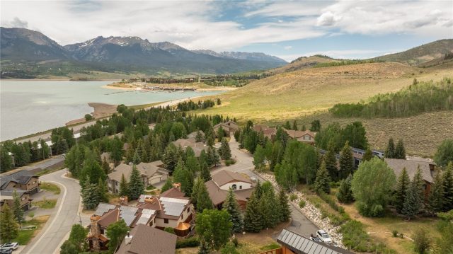 454 Ensign Drive A photo 38