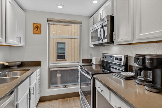 205 Primrose Path 15 photo 11
