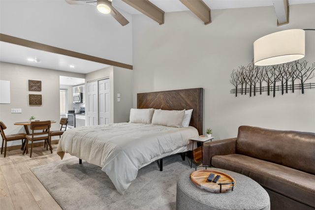 Condo in Retreat Condo, Breckenridge, CO — photo 1 (MLS S1070154)