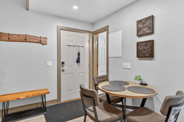 205 Primrose Path 15 photo 7