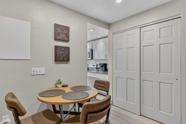 205 Primrose Path 15 photo 8