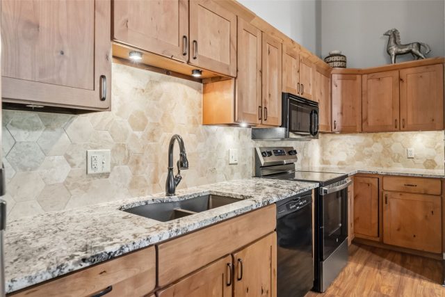 Condo in Flying Dutchman Condo, Keystone, CO — photo 4 (MLS S1070158)