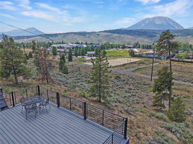 605 Tanglewood Lane photo 8