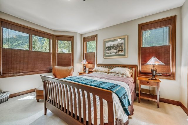 75 Masters Drive photo 33