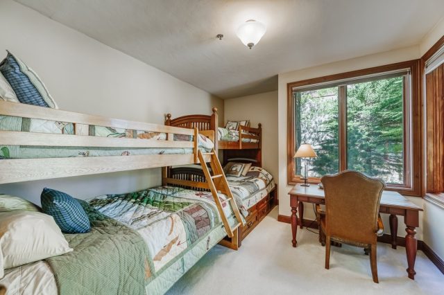 75 Masters Drive photo 36