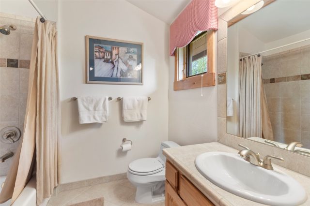 17 Mallard Lane photo 38