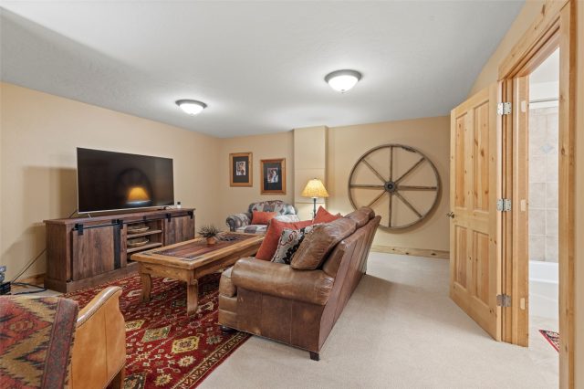 17 Mallard Lane photo 40