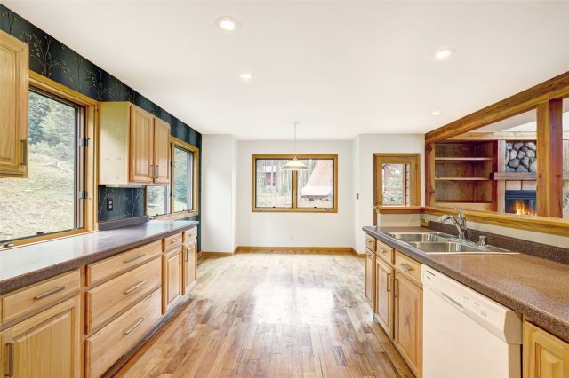 566 Blue River Road photo 13