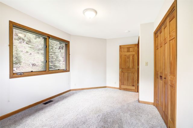 566 Blue River Road photo 25