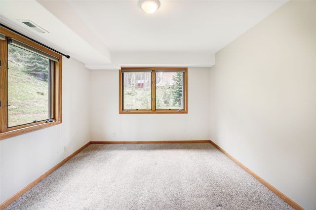 566 Blue River Road photo 40