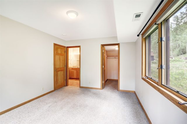 566 Blue River Road photo 42
