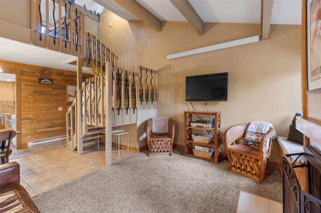 205 Primrose Path 3 photo 10