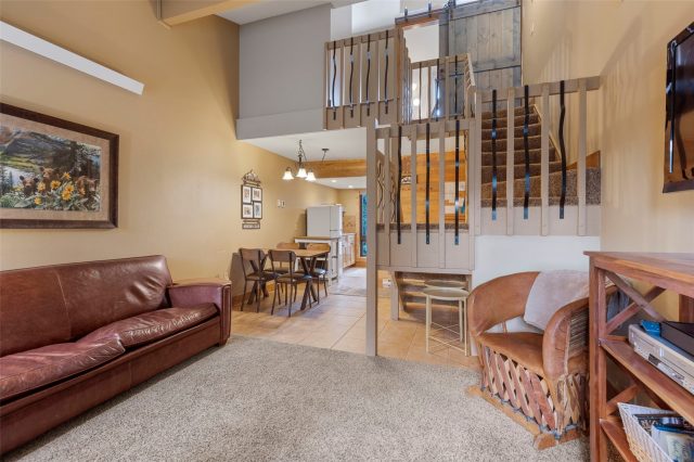 205 Primrose Path 3 photo 11