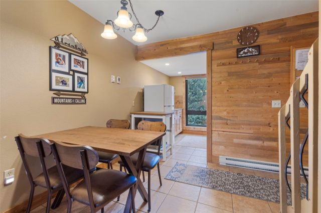 205 Primrose Path 3 photo 12
