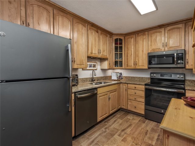 23004 Us Highway 6 102 photo 11
