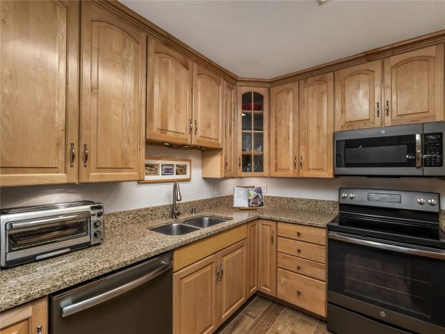 23004 Us Highway 6 102 photo 12