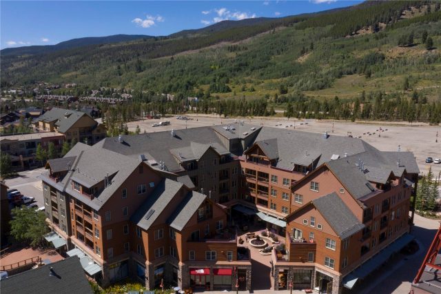 100 Dercum Square 8372 photo 24
