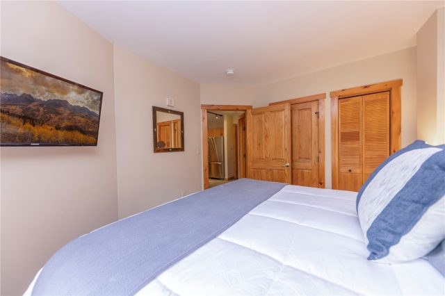 100 Dercum Square 8372 photo 27