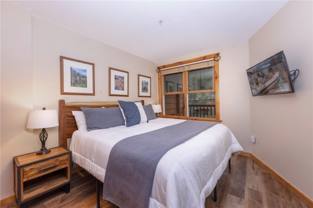 100 Dercum Square 8372 photo 8