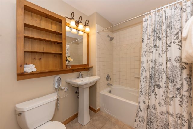 100 Dercum Square 8372 photo 9