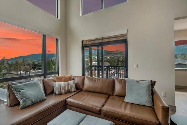 Condo in 4th Street Crossing, Silverthorne, CO — photo 4 (MLS S1070214)