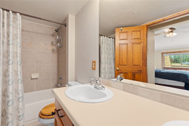 4040 Silverheels Drive 24 photo 14