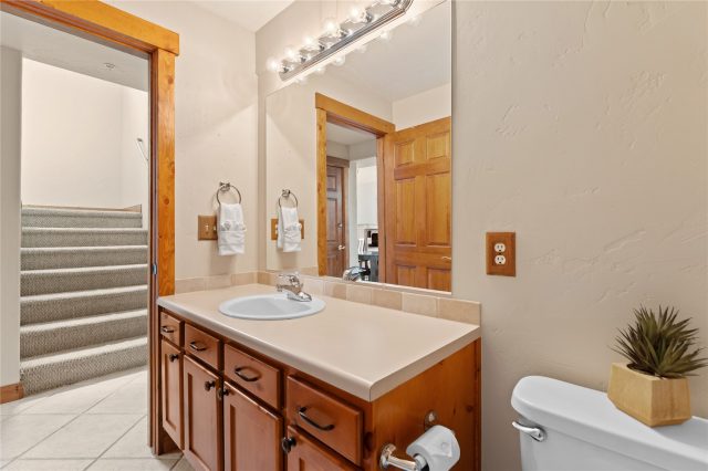 4040 Silverheels Drive 24 photo 22