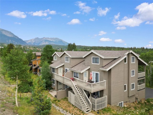 4040 Silverheels Drive 24 photo 35