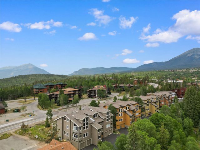 4040 Silverheels Drive 24 photo 36