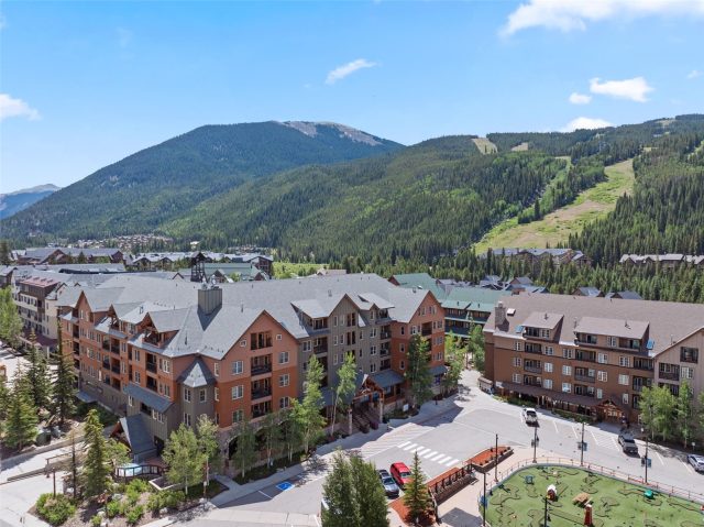 100 Dercum Square 8399 photo 15