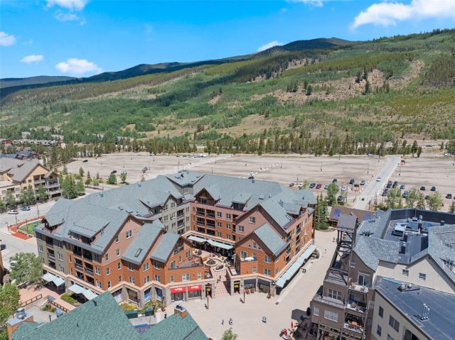 100 Dercum Square 8399 photo 18
