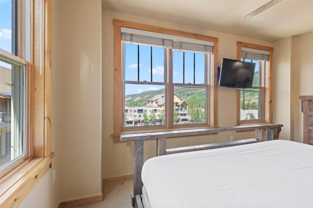 100 Dercum Square 8399 photo 27