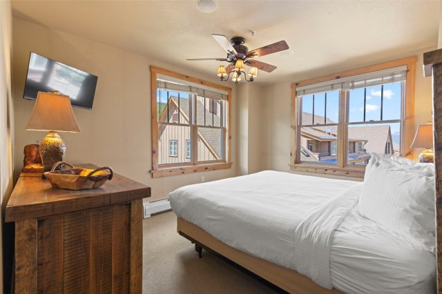 100 Dercum Square 8399 photo 30