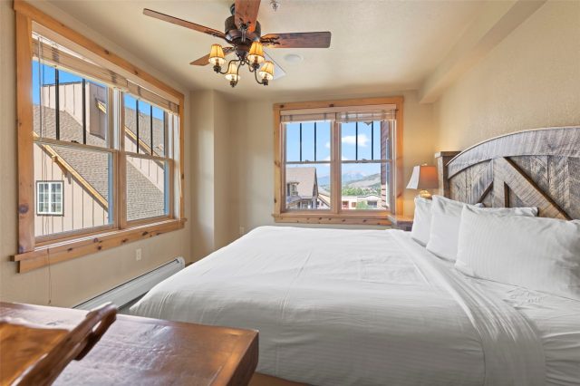 100 Dercum Square 8399 photo 31