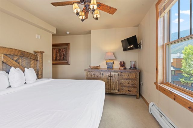 100 Dercum Square 8399 photo 32