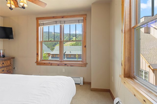 100 Dercum Square 8399 photo 33