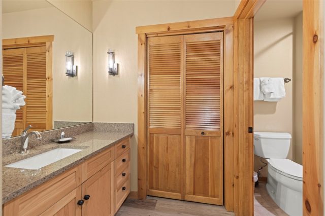 100 Dercum Square 8399 photo 34
