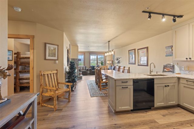 100 Dercum Square 8399 photo 7