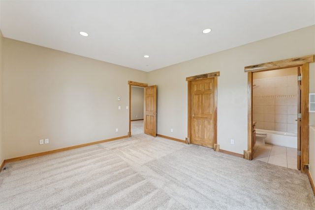 127 Landon Lane photo 32