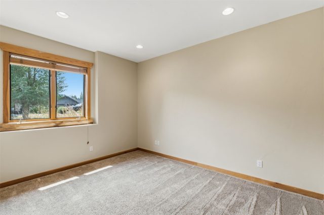 127 Landon Lane photo 36