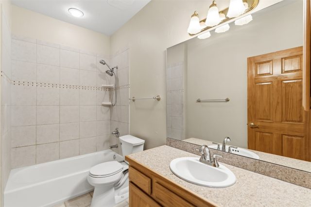 127 Landon Lane photo 38