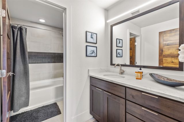 1060 Blue River Parkway 102 photo 23