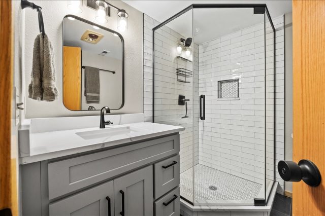 416 Bayview Drive C photo 19
