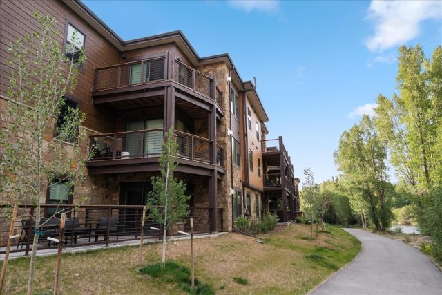 1044 Blue River Parkway C207 photo 33