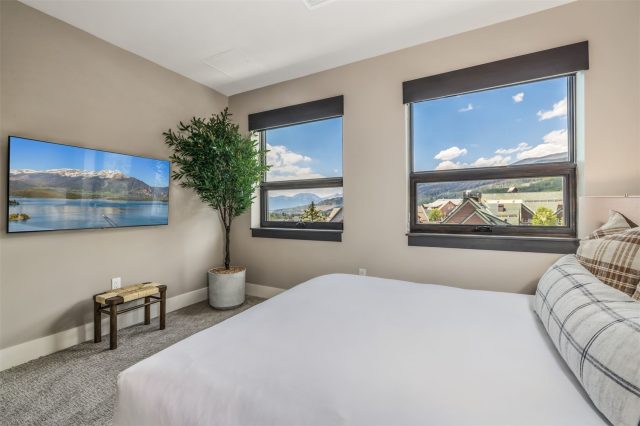 75 Hunki Dori Court W513 photo 33